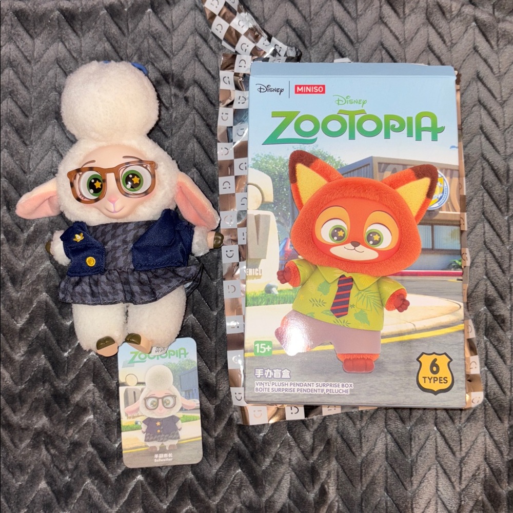 Disney Zootopia Plush pendant - Bellwether - Picture 2 of 7